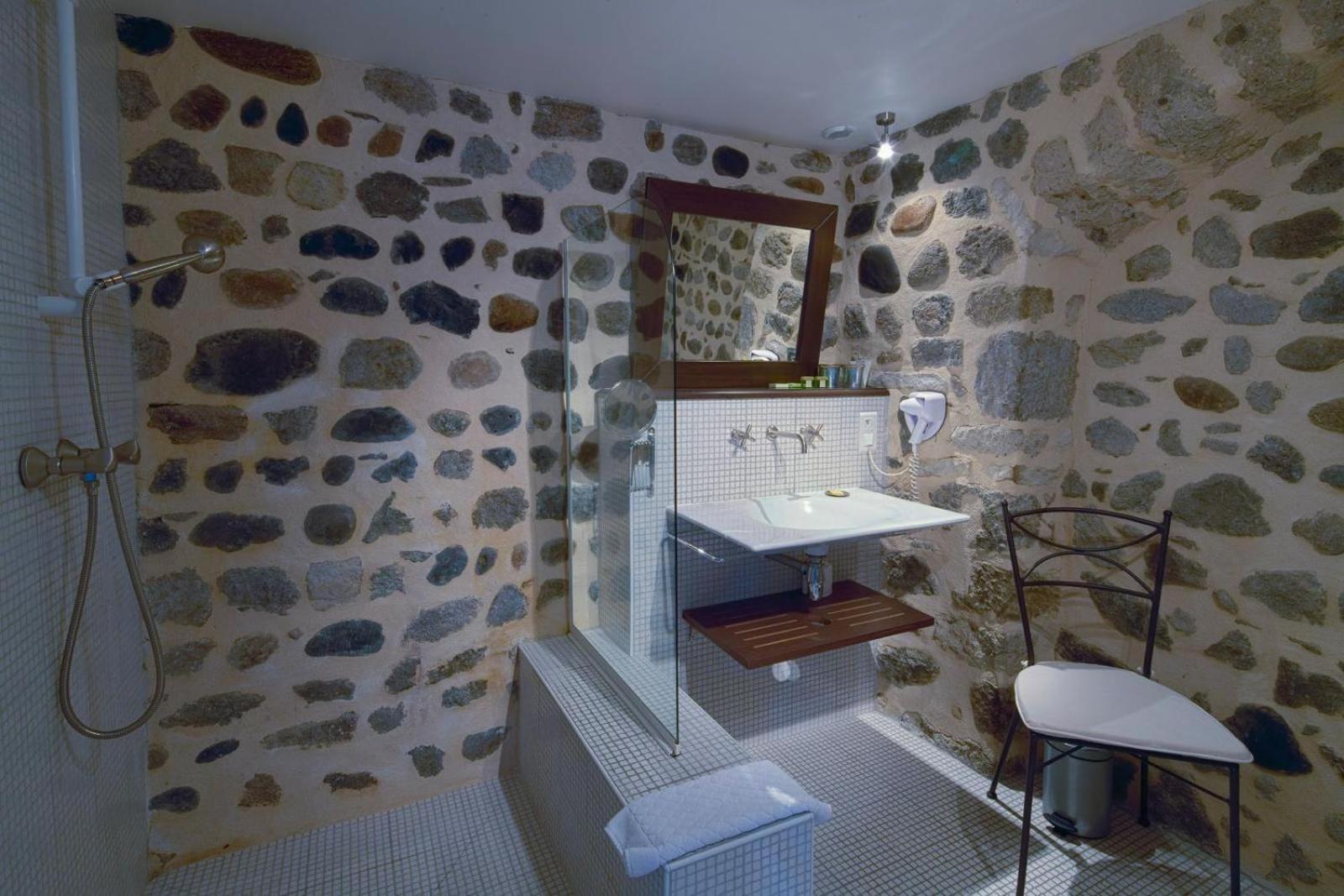 Hotel La Cour Carree à Perrier Extérieur photo