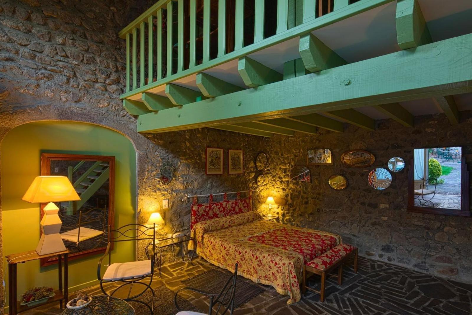 Hotel La Cour Carree à Perrier Extérieur photo